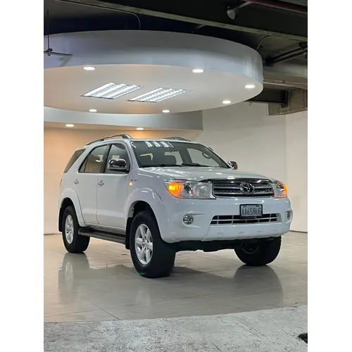 Toyota Fortuner 2010 Blanco Caracas