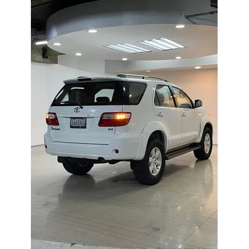 Toyota Fortuner 2010 Blanco Caracas