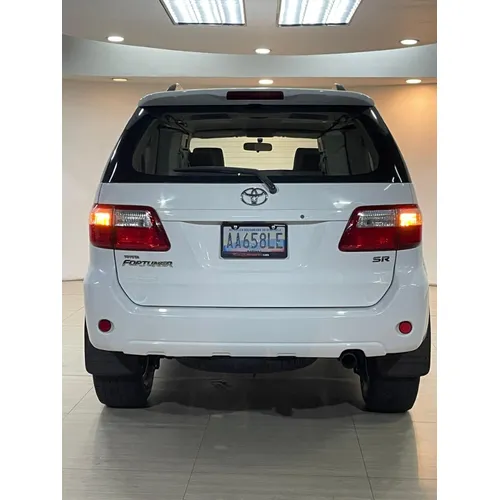Toyota Fortuner 2010 Blanco Caracas