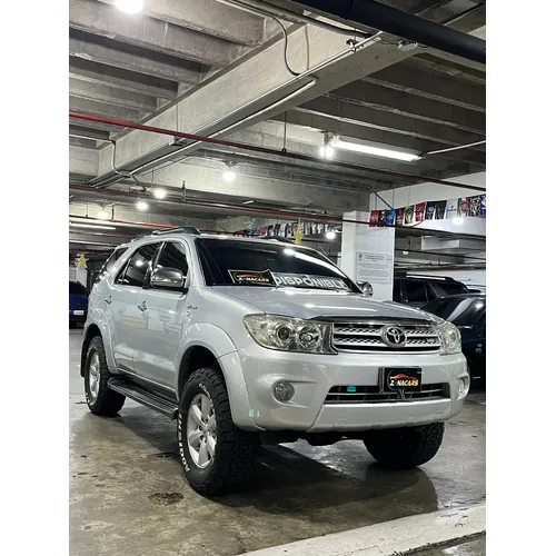 Toyota Fortuner 2010 Plateado Caracas
