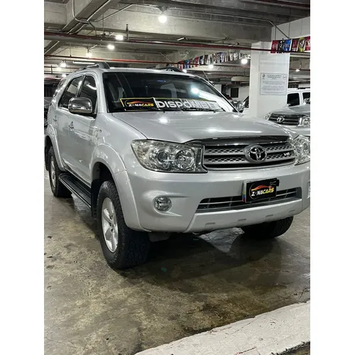 Toyota Fortuner 2010 Plateado Caracas