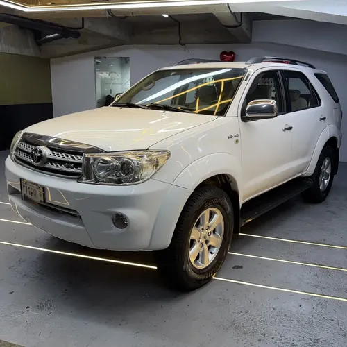 Toyota Fortuner 2010 Blanco Caracas