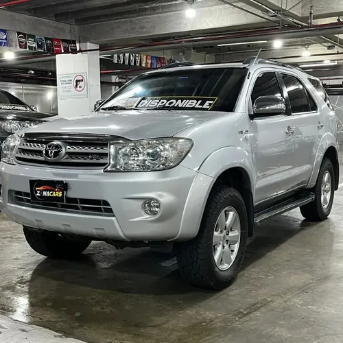 Toyota Fortuner 2010 Plateado Caracas