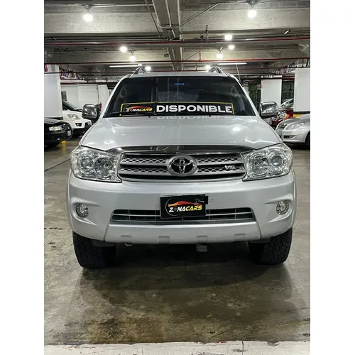 Toyota Fortuner 2010 Plateado Caracas