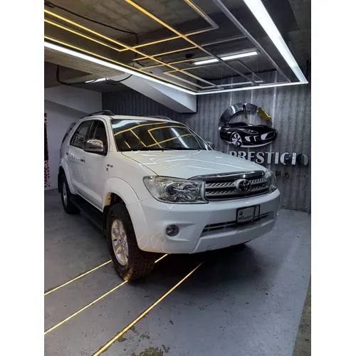Toyota Fortuner 2010 Blanco Caracas