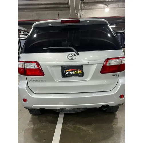 Toyota Fortuner 2010 Plateado Caracas