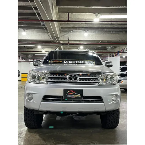 Toyota Fortuner 2010 Plateado Caracas