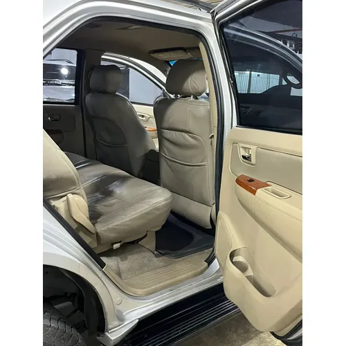Toyota Fortuner 2010 Plateado Caracas