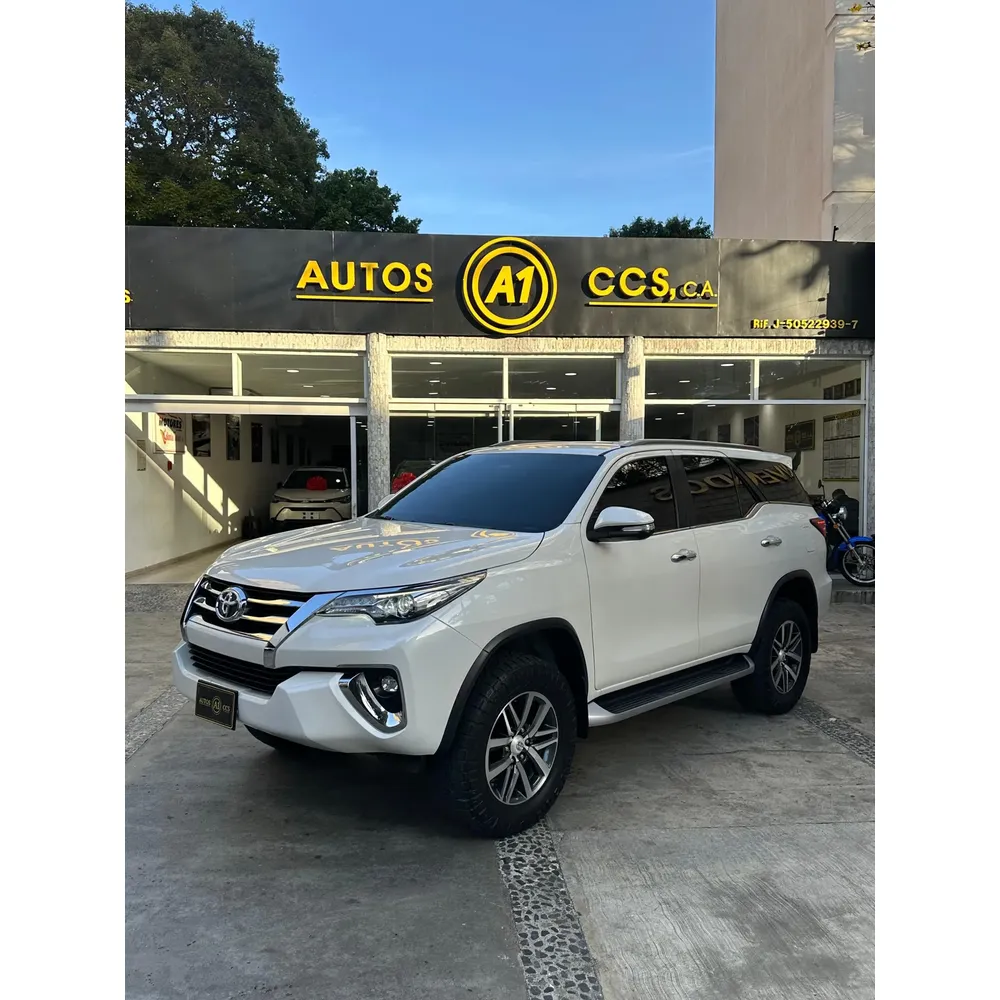 Toyota Fortuner 2010 Blanco Caracas