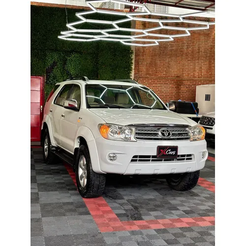 Toyota Fortuner 2010 Blanco Caracas