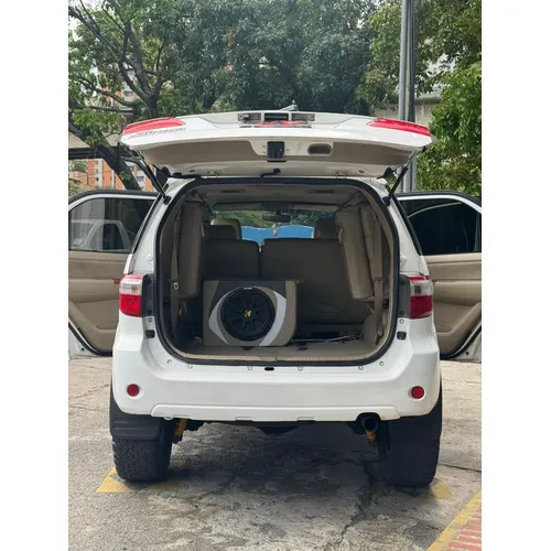 Toyota Fortuner 2010