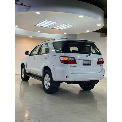 Toyota Fortuner 2010 Blanco Caracas