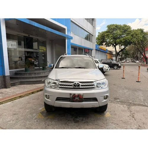 Toyota Fortuner 2010 Plateado Caracas