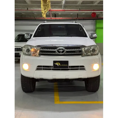 Toyota Fortuner 2010 Blanco Caracas