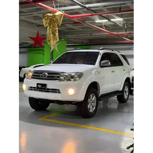 Toyota Fortuner 2010 Blanco Caracas