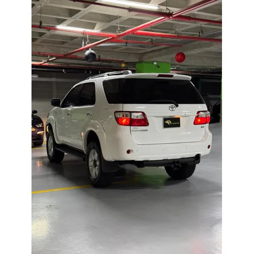 Toyota Fortuner 2010 Blanco Caracas