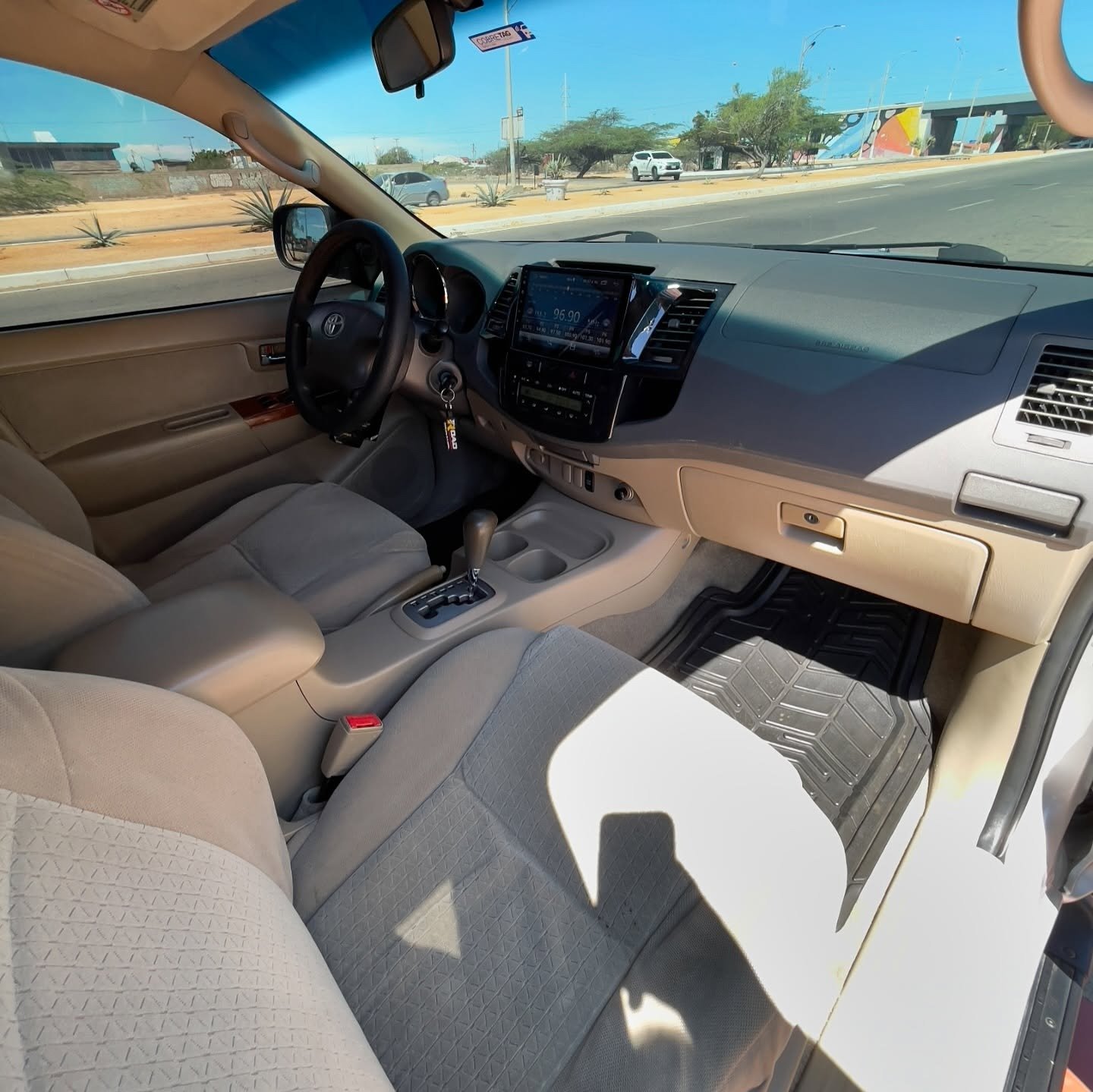 Toyota Fortuner 2010 Plateada
