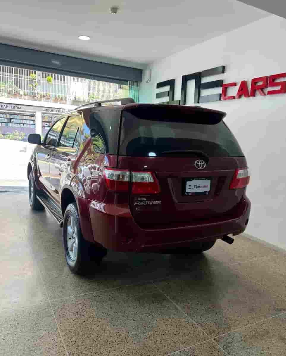 Toyota Fortuner 2010 V6 Rojo