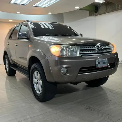 Toyota Fortuner 2010 Beige Caracas