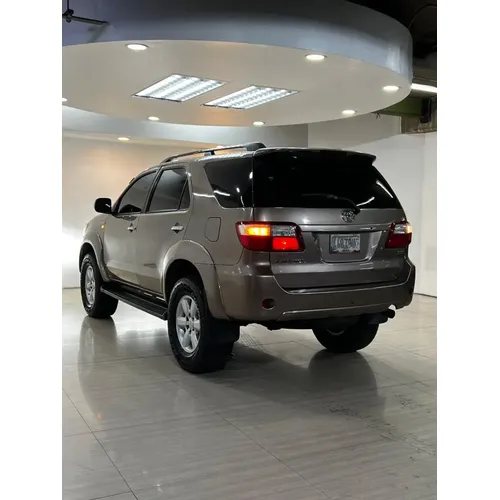 Toyota Fortuner 2010 Beige Caracas