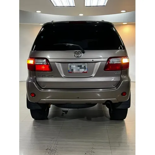 Toyota Fortuner 2010 Beige Caracas