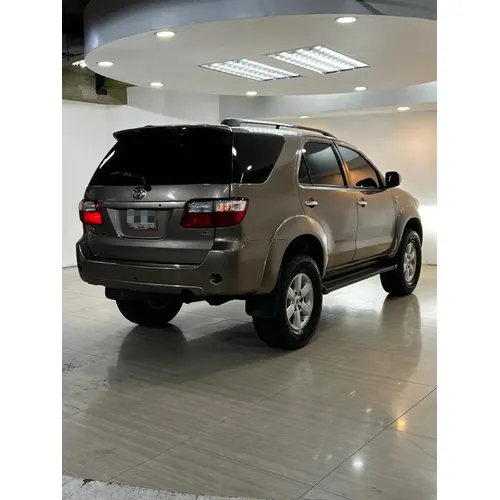 Toyota Fortuner 2010 Beige Caracas