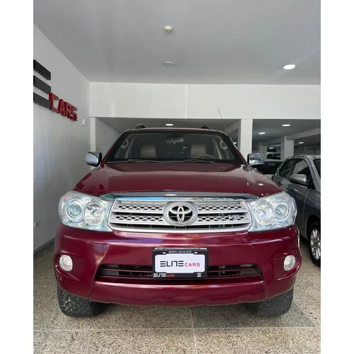 Toyota Fortuner 2011 Rojo Caracas