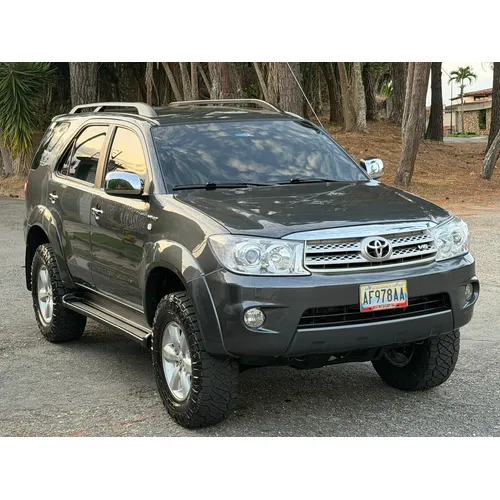 Toyota Fortuner 2011 Gris Caracas