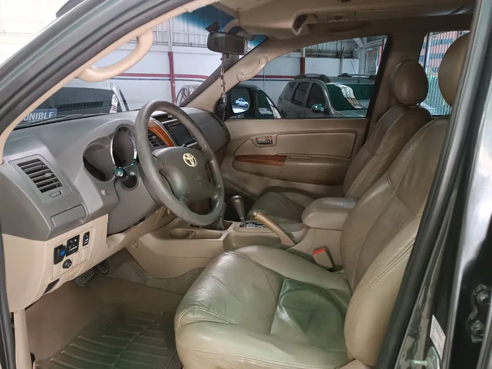 Toyota Fortuner 2011 Gris Caracas