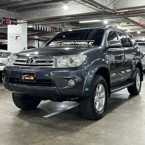 Toyota Fortuner 2011 Gris Caracas