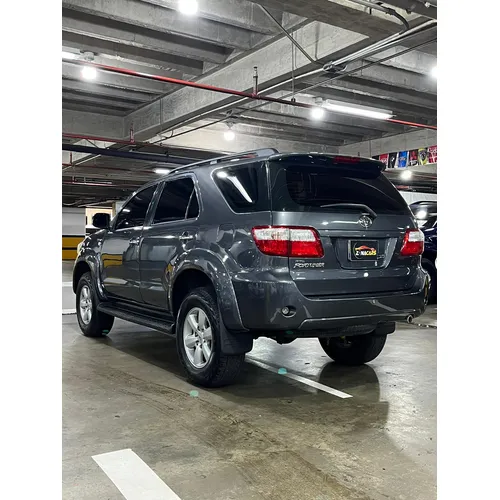 Toyota Fortuner 2011 Gris Caracas