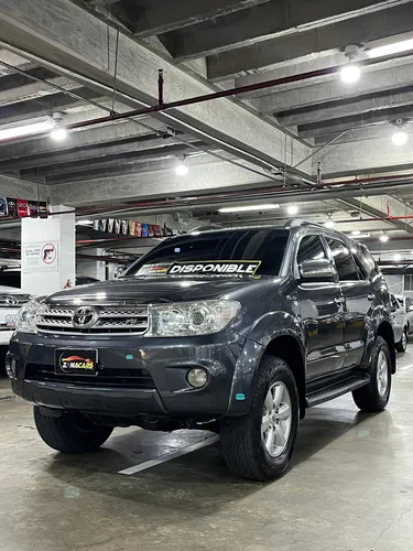 Toyota Fortuner 2011 4x4