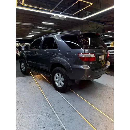 Toyota Fortuner 2011 Gris Caracas