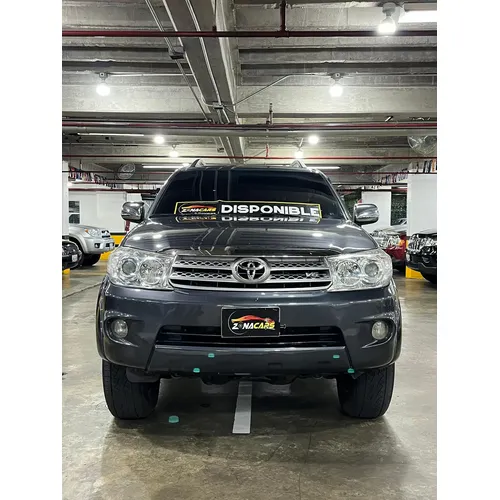 Toyota Fortuner 2011 Gris Caracas
