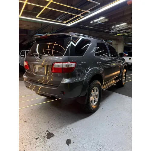 Toyota Fortuner 2011 Gris Caracas