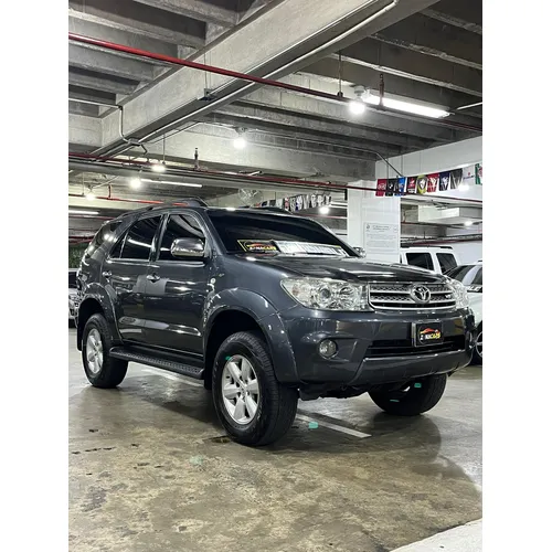 Toyota Fortuner 2011 Gris Caracas