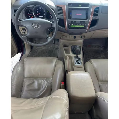 Toyota Fortuner 2011 Rojo Caracas