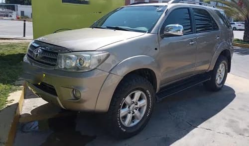 Toyota Fortuner 2011 Beige Maracay7