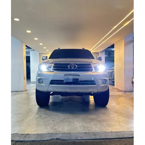 Toyota Fortuner 2011 Plateado Caracas