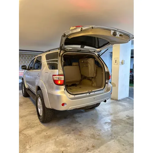 Toyota Fortuner 2011 Plateado Caracas