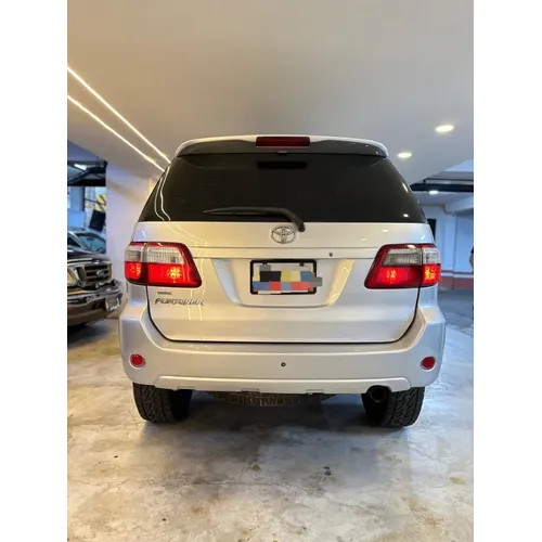 Toyota Fortuner 2011 Plateado Caracas