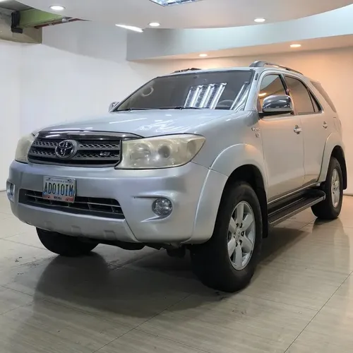 Toyota Fortuner 2011 Plateado Caracas