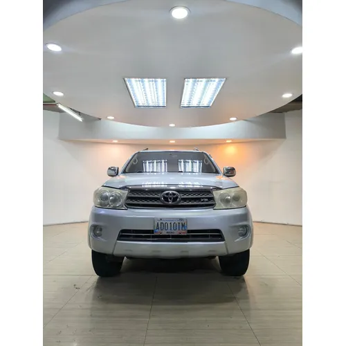 Toyota Fortuner 2011 Plateado Caracas