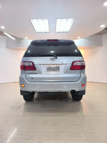Toyota Fortuner 2011 Plateado Caracas