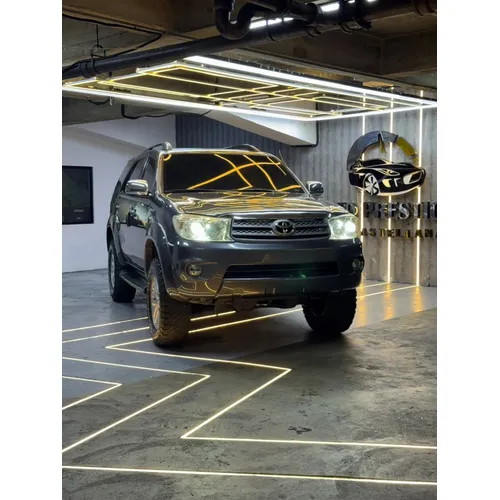 Toyota Fortuner 2012 Gris Caracas
