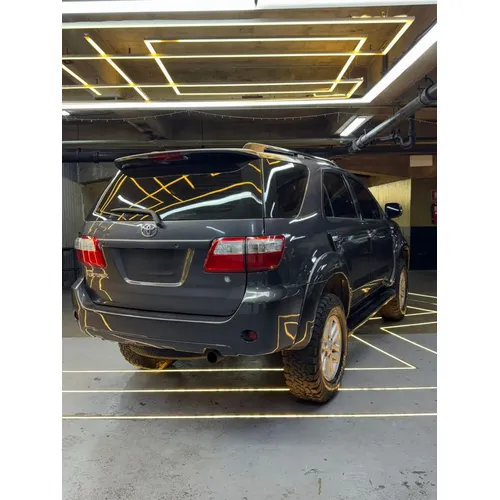Toyota Fortuner 2012 Gris Caracas