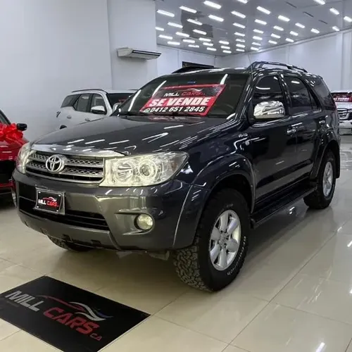 Toyota Fortuner 2012 Gris Caracas
