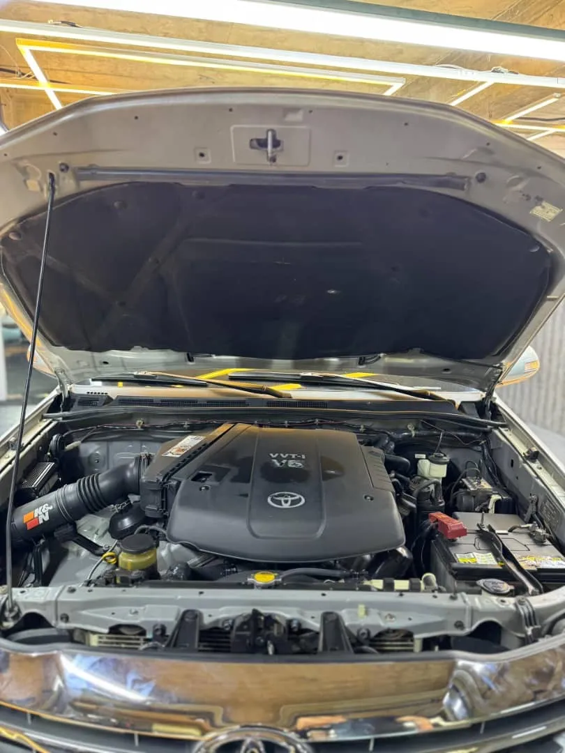 Toyota Fortuner 2012 4x4 Blindada plata4