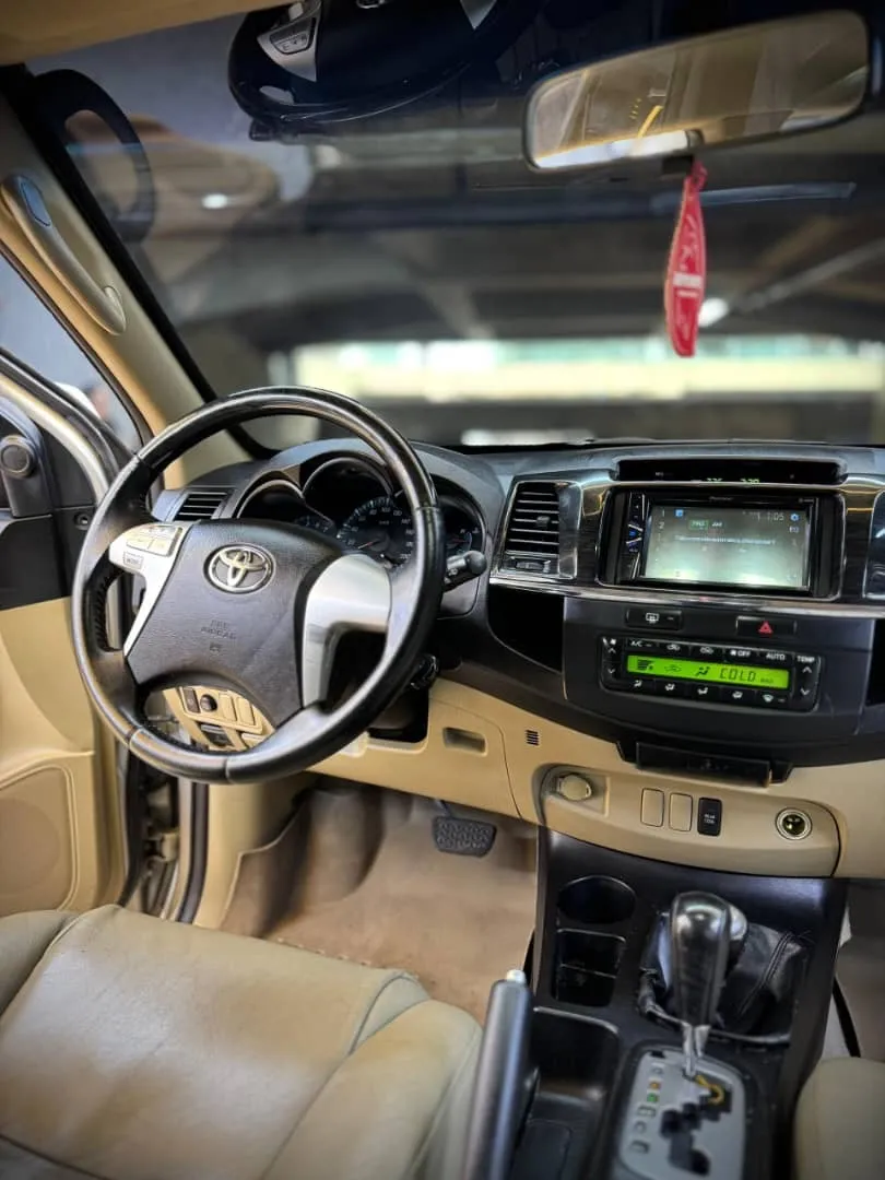 Toyota Fortuner 2012 Plateado Caracas