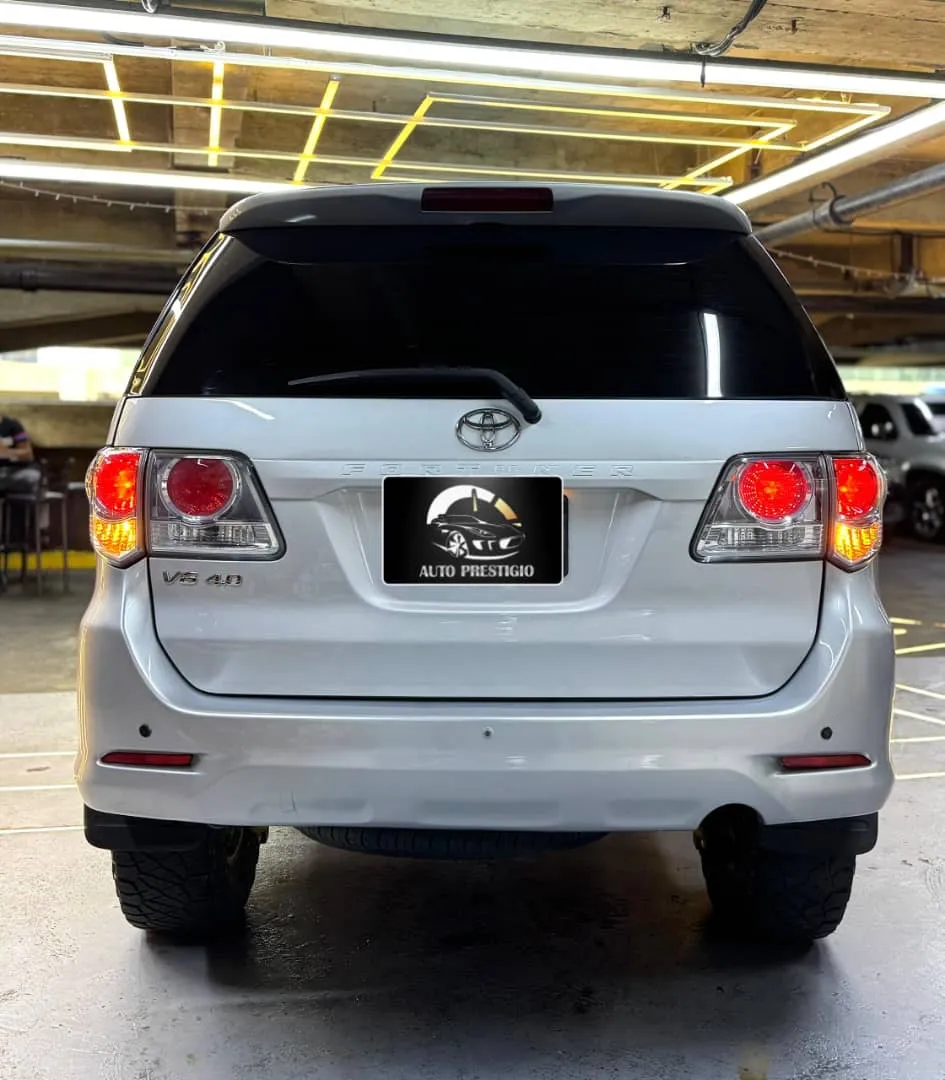 Toyota Fortuner 2012 Plateado Caracas